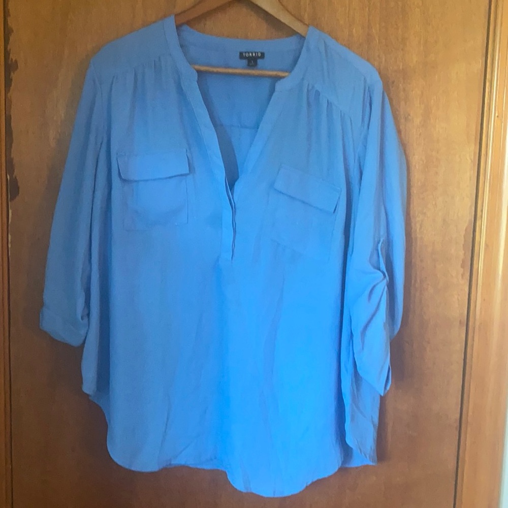 Size 1 Torrid blue 3/4 Length blouse